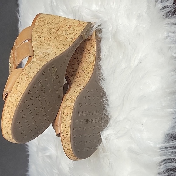 1.ADRIENNE VITTADINI Corral Cork Wedge Sandal Size 6 - Picture 5 of 11